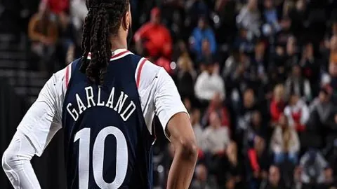 “曼联推特纪念99年欧冠关键进球，祝福谢林汉姆59岁生日快乐”